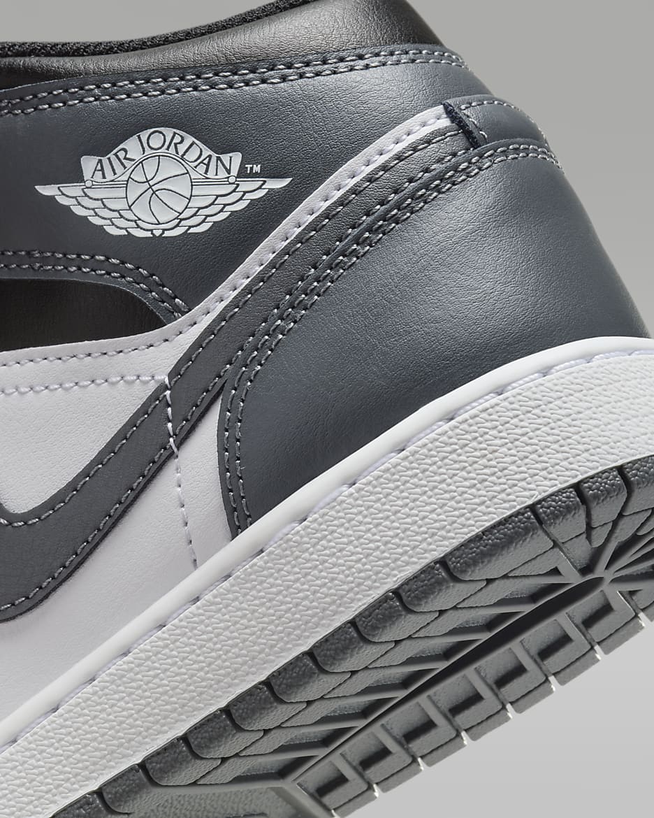 Air Jordan 1 Mid Older Kids Shoes